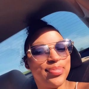 Meet your Posher, Aleia